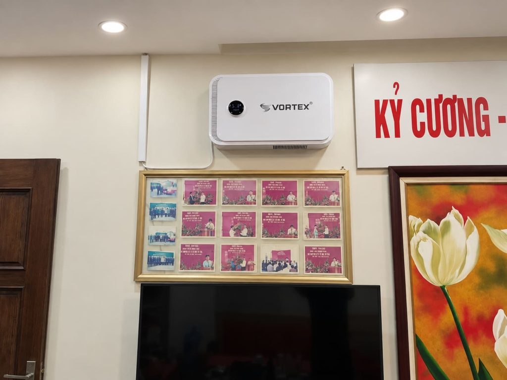 Người bị viêm mũi dị ứng có nên lắp máy cấp khí tươi? máy cấp khí tươi gắn tường mini freshbox